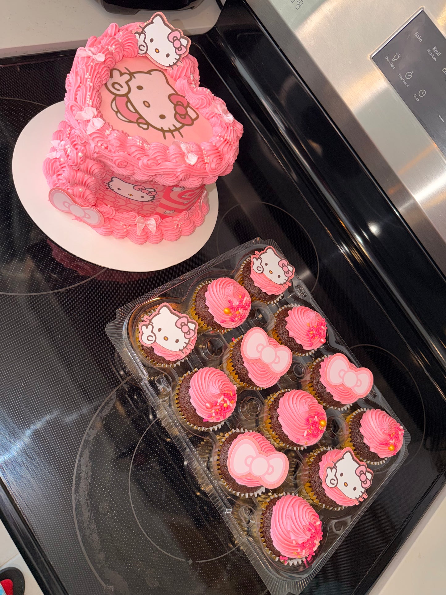 🎂 Custom 6” Cake & Cupcake Set