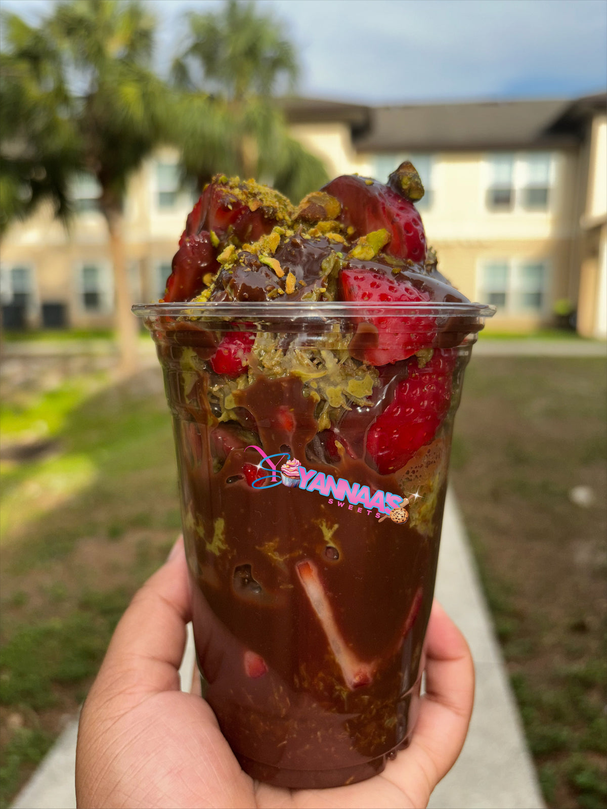 PREORDER: Dubai Chocolate Strawberry Cup 🍓🍫💚
