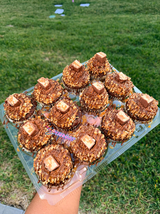 Snickers Cupcakes