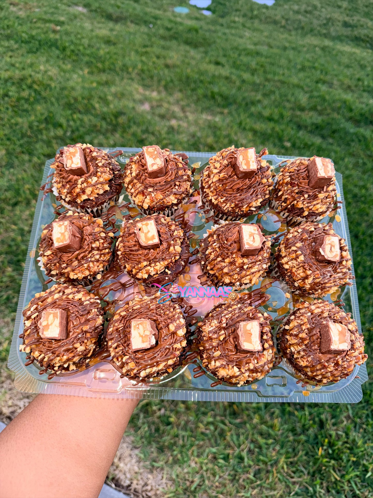 Snickers Cupcakes