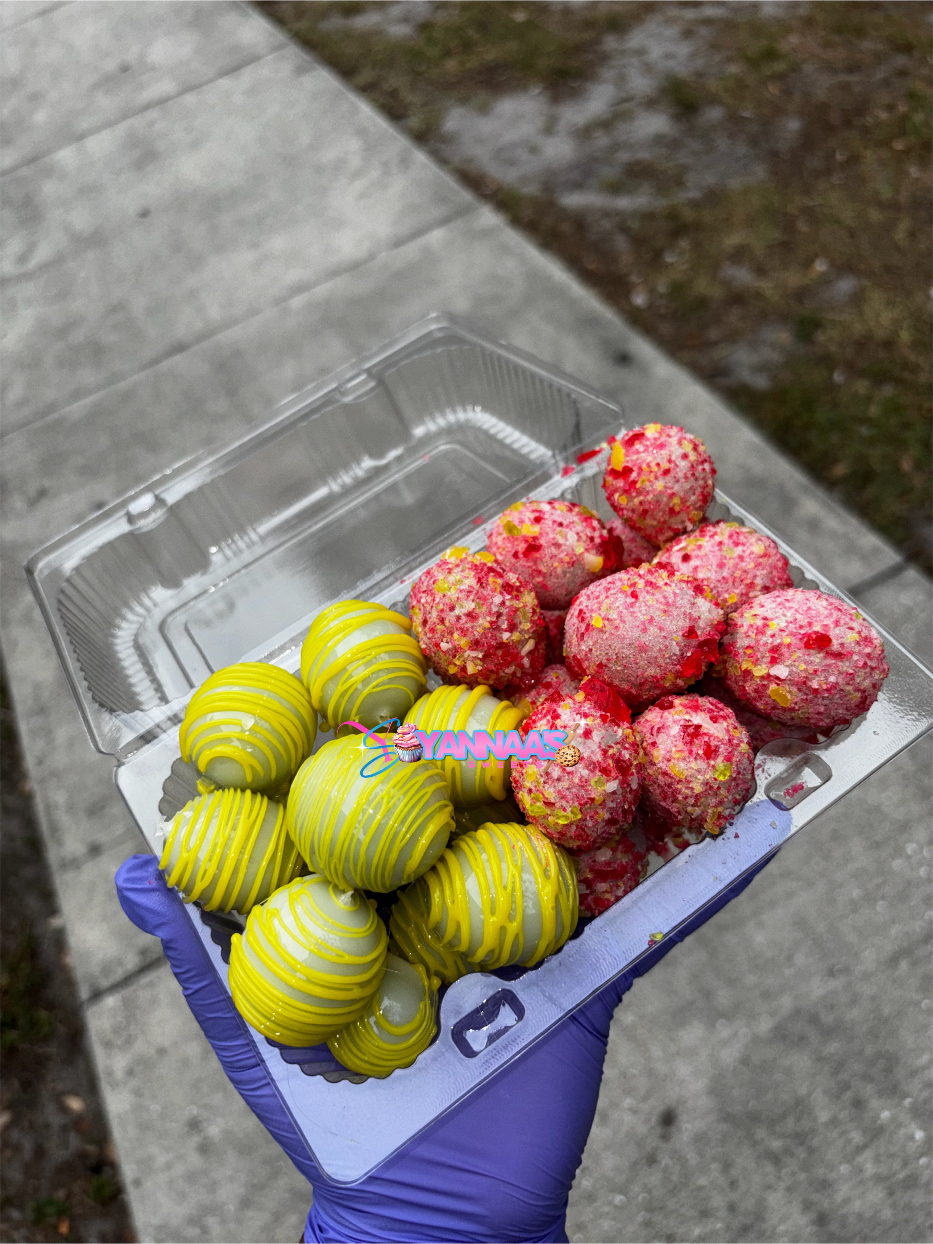 CANDIED GRAPES TRAY (MEDIUM) – Yannaas Sweets